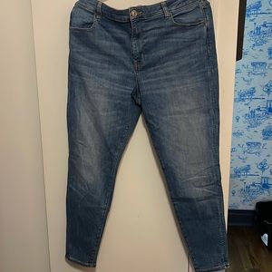 Never worn American Eagle Next Level Stretch Denim Medium Wash Size 20